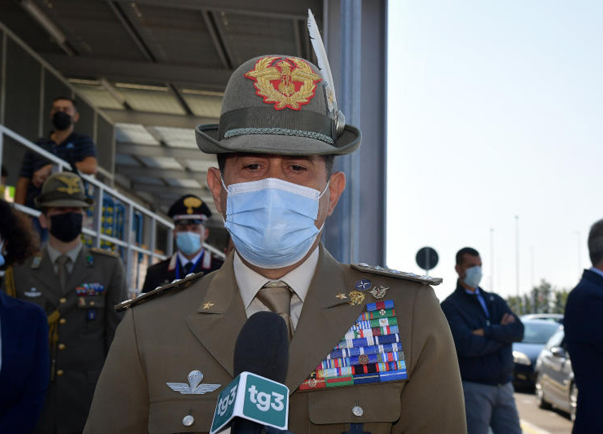 Scuola, Figliuolo manda militari a fare i tamponi anti Dad. Aiuteranno le Asl Scuola, Figliuolo manda militari a fare i tamponi anti Dad. Aiuteranno le Asl