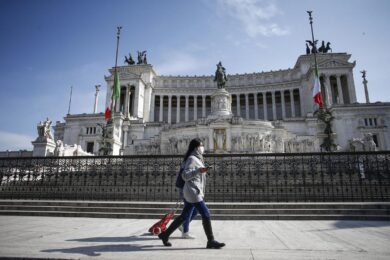 Lockdown per tutti (anche vaccinati) a gennaio. L’ipotesi si fa più vicina