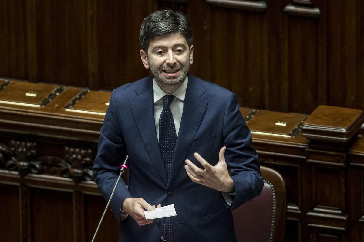 Vaccini, Speranza: Italia al top in Europa e nel mondo per dosi somministrate Vaccini, Speranza: Italia al top in Europa e nel mondo per dosi somministrate