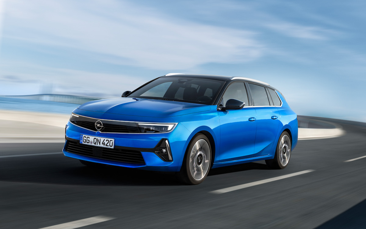Opel Astra Sports Tourer fa un salto nell’era elettrica e del design Opel Astra Sports Tourer fa un salto nell’era elettrica e del design