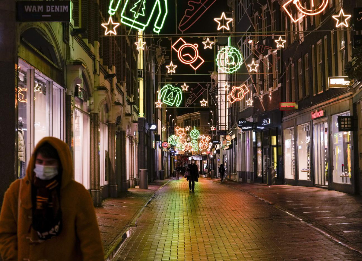Virus: Lombardia, Calabria e Veneto verso il Natale in “giallo”. Le proiezioni Virus: Lombardia, Calabria e Veneto verso il Natale in “giallo”. Le proiezioni