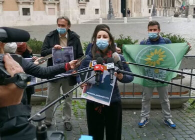 Cingolani, i Verdi chiedono le sue dimissioni: “Altroché emissioni 0”. VIDEO