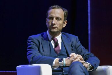 Fedriga sotto scorta, minacce No Vax al presidente del Friuli Venezia Giulia