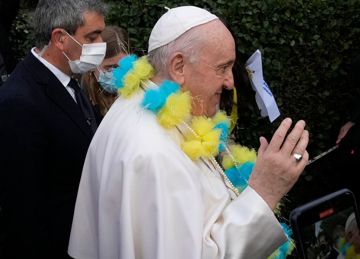 Il Papa: “Aupetit? Condannato solo per dei massaggi e carezze alla segretaria” Il Papa: “Aupetit? Condannato solo per dei massaggi e carezze alla segretaria”