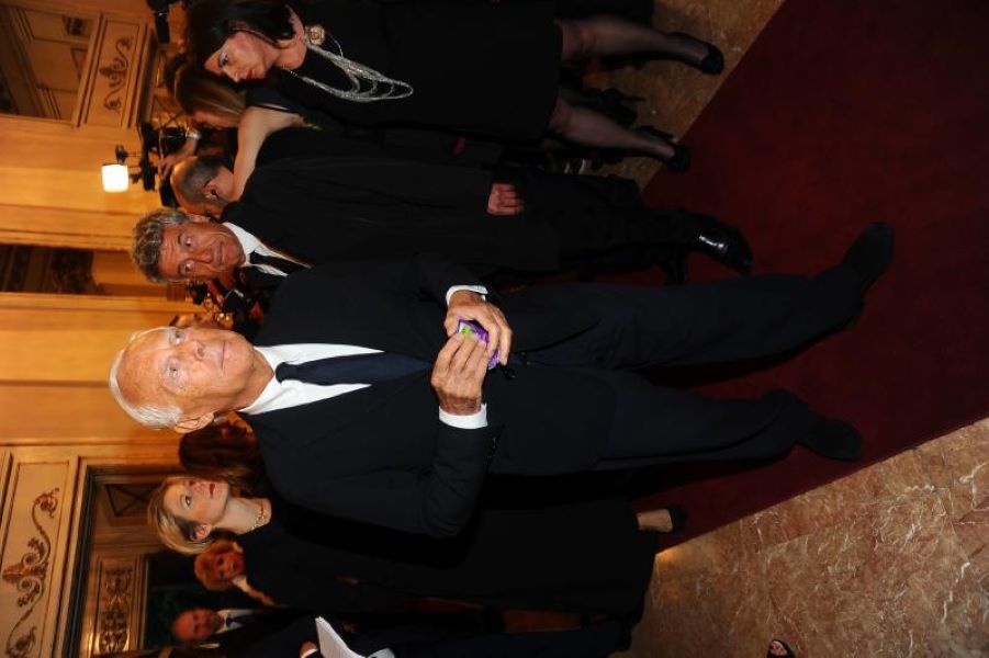 Prima della Scala 2021, Armani trionfa: veste Mattarella, Meyer, Diodato e… Prima della Scala 2021, Armani trionfa: veste Mattarella, Meyer, Diodato e…