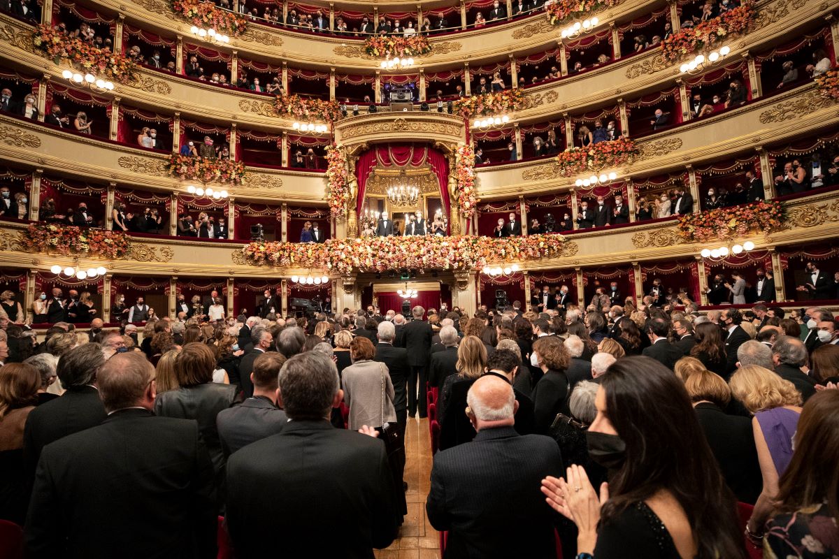 Prima della Scala, il potere logora chi non ce l’ha Prima della Scala, il potere logora chi non ce l’ha