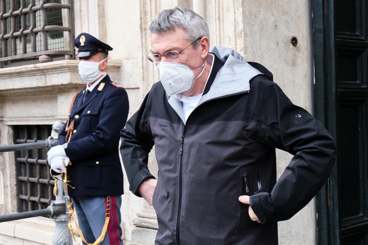 Cgil, Landini: “Sciopero? Si vive con 20mila € all’anno. Colpa dei partiti” Cgil, Landini: “Sciopero? Si vive con 20mila € all’anno. Colpa dei partiti”