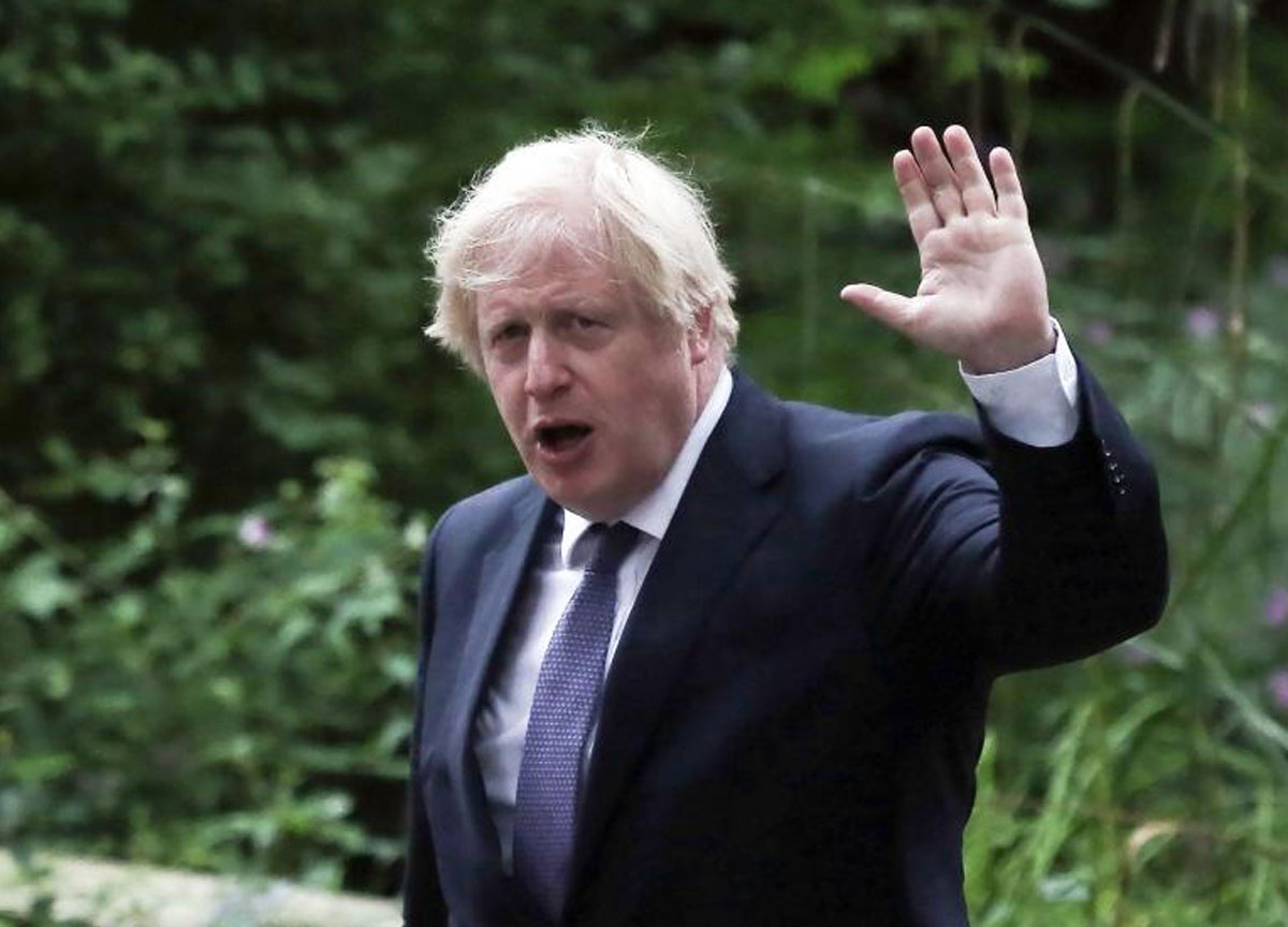 Johnson si scusa per il party natalizio a Downing Street: violò lockdown 2020 Johnson si scusa per il party natalizio a Downing Street: violò lockdown 2020
