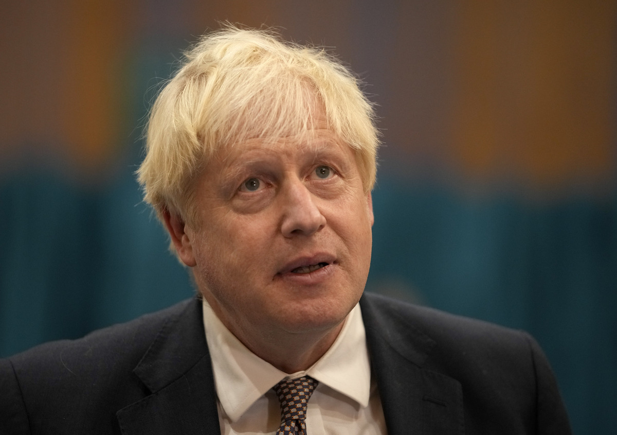 Johnson si scusa per il party natalizio a Downing Street: violò lockdown 2020 Johnson si scusa per il party natalizio a Downing Street: violò lockdown 2020