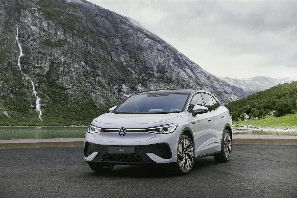 Volkswagen ID.5 e ID.5 GTX, il SUV coupé 100% elettrico arriva in Italia Volkswagen ID.5 e ID.5 GTX, il SUV coupé 100% elettrico arriva in Italia