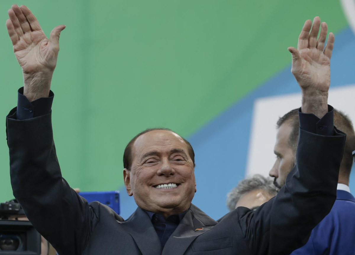 Berlusconi sceglie Villa Grande a Roma. Quartier generale per corsa al Colle Berlusconi sceglie Villa Grande a Roma. Quartier generale per corsa al Colle