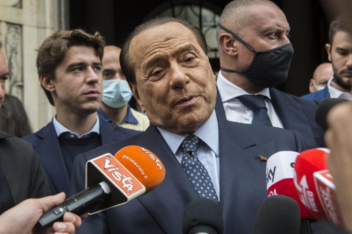 Berlusconi sceglie Villa Grande a Roma. Quartier generale per corsa al Colle Berlusconi sceglie Villa Grande a Roma. Quartier generale per corsa al Colle