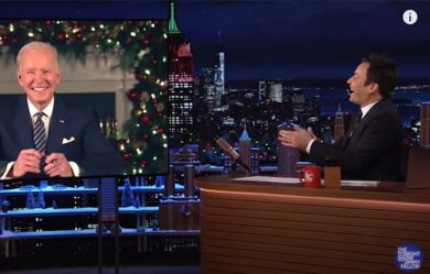 Usa, Joe Biden in calo di popolarità va in tv da Jimmy Fallon per recuperare