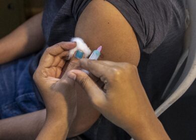 Covid, verso stato d’emergenza fino al 31/3. Ok Iss a vaccino in allattamento