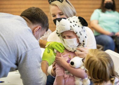 Vaccino bambini, il governo cambia idea. Green Pass anche a fascia 5-11 anni