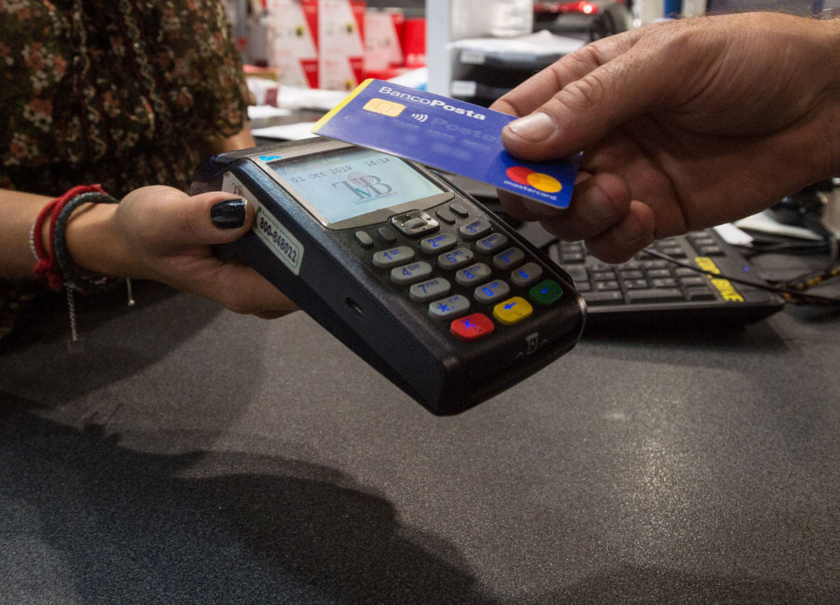 Fisco, multe ai negozi senza Pos. Bancomat in supermercati e tabaccai. Novità Fisco, multe ai negozi senza Pos. Bancomat in supermercati e tabaccai. Novità