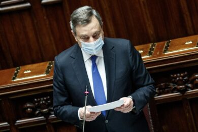 Draghi, discorso quirinalizio. Migranti “risorse” per cercare i voti del Pd