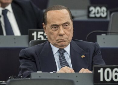 Romanzo Quirinale, Silvio: “Primi 3 scrutini bianchi. Al quarto votate per me”