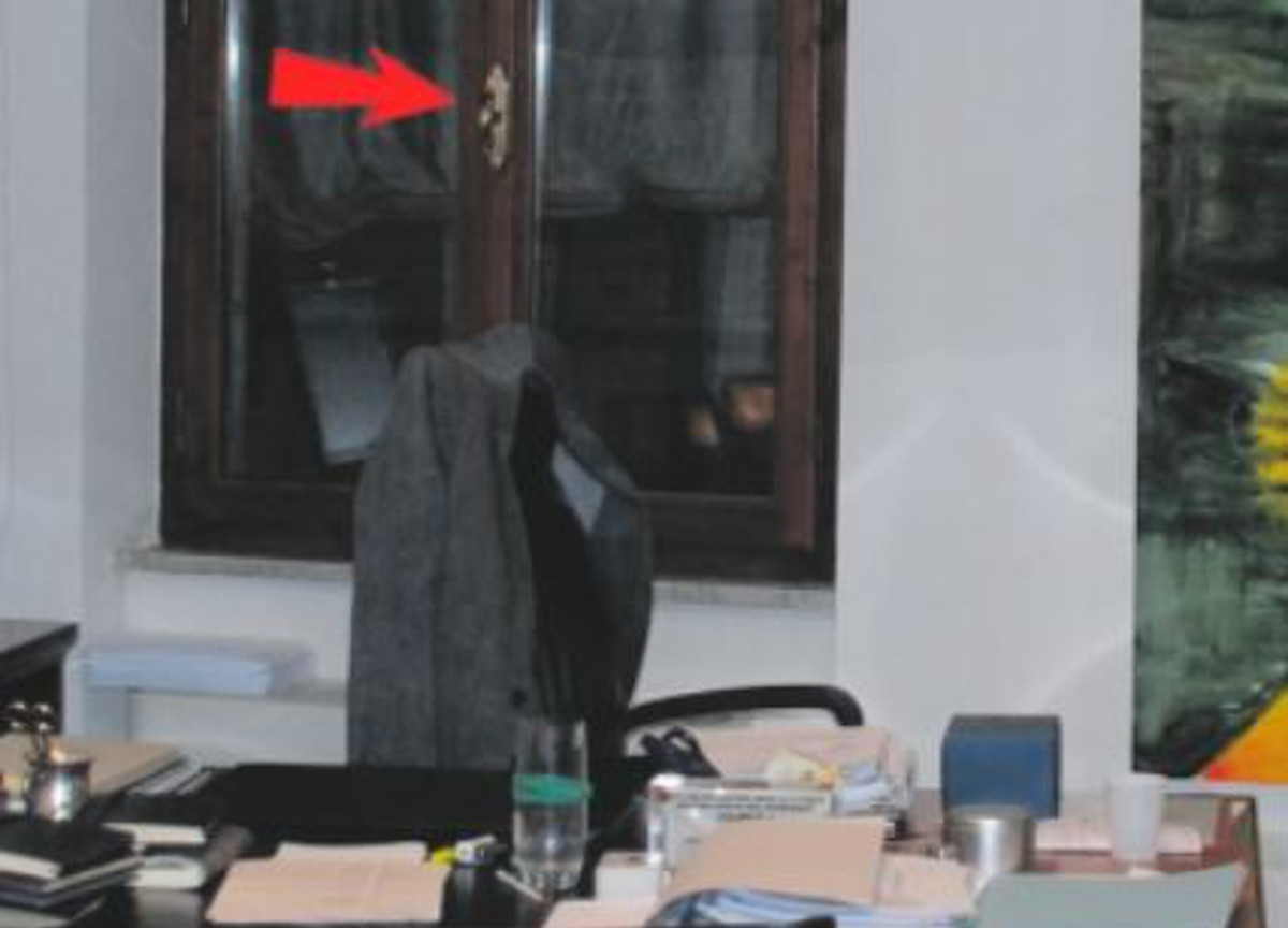 David Rossi, dopo la morte ufficio risistemato: novità sul mistero di Siena David Rossi, dopo la morte ufficio risistemato: novità sul mistero di Siena