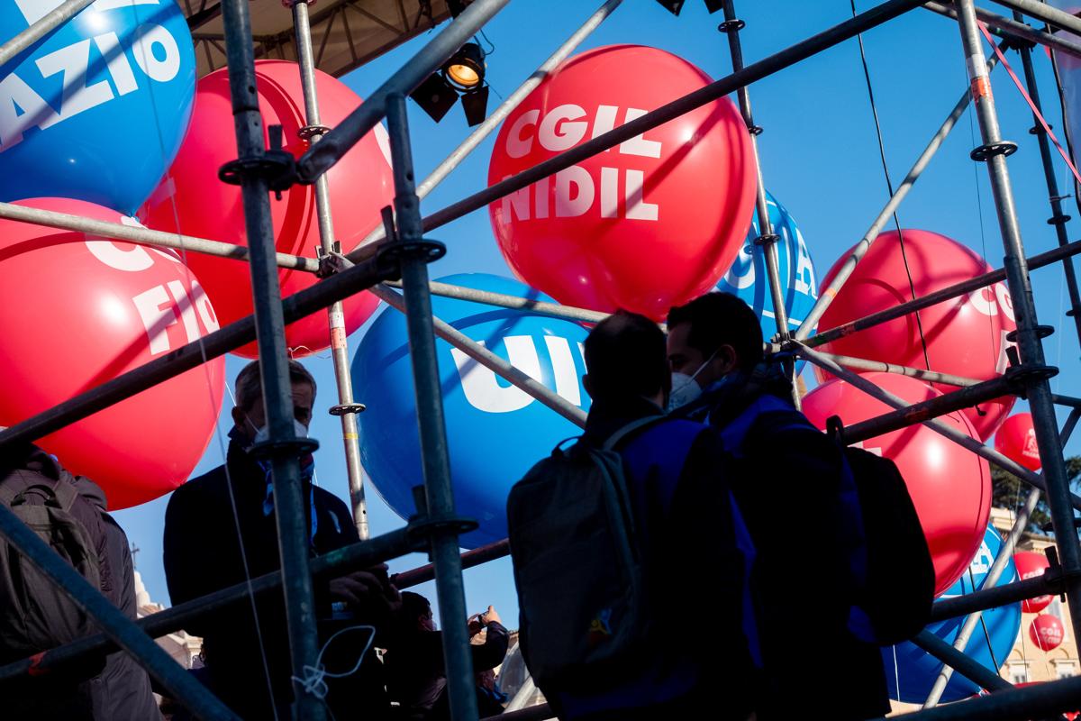 Sciopero, i sindacati contro la Manovra. Bombardieri: “Piazze piene”. Video Sciopero, i sindacati contro la Manovra. Bombardieri: “Piazze piene”. Video