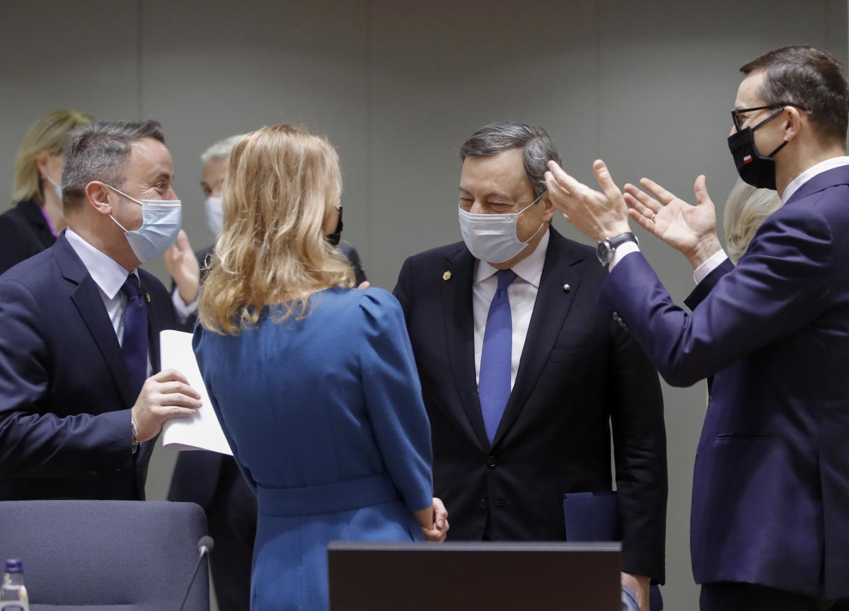 Ue, la conferma che comanda Draghi. Sì al Green Pass all’italiana con tampone Ue, la conferma che comanda Draghi. Sì al Green Pass all’italiana con tampone