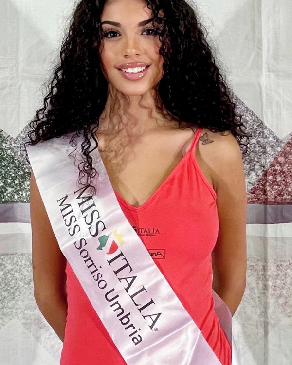 Miss Francia, il concorso di bellezza più antico, apre a candidate transgender Miss Francia, il concorso di bellezza più antico, apre a candidate transgender