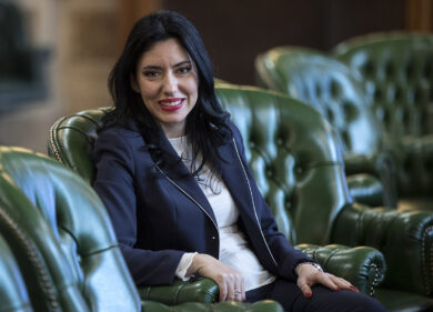 Lucia Azzolina: “Mi batto per la scuola, anche se hanno tentato di ammazzarmi”