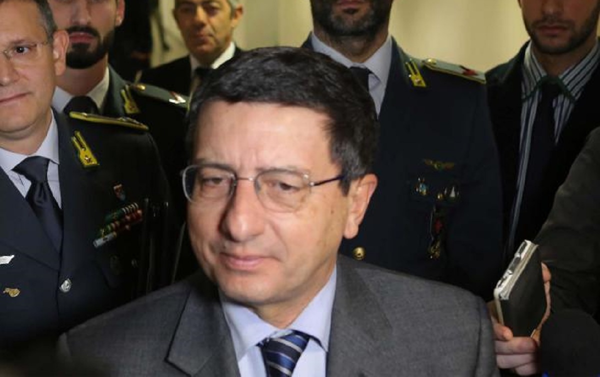 Csm, sanzionato il procuratore di Firenze Creazzo: “Avance a collega pm” Csm, sanzionato il procuratore di Firenze Creazzo: “Avance a collega pm”