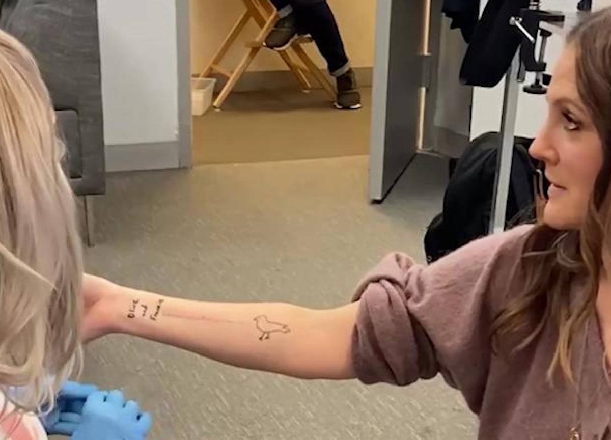 Tatuaggi, svolta epocale. Dal 4 gennaio vietati in tutta l’Ue quelli a colori