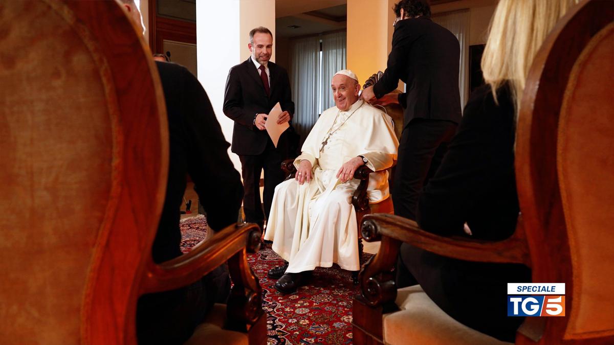 Papa Francesco e gli invisibili: lo speciale TG5. Anticipazioni Papa Francesco e gli invisibili: lo speciale TG5. Anticipazioni