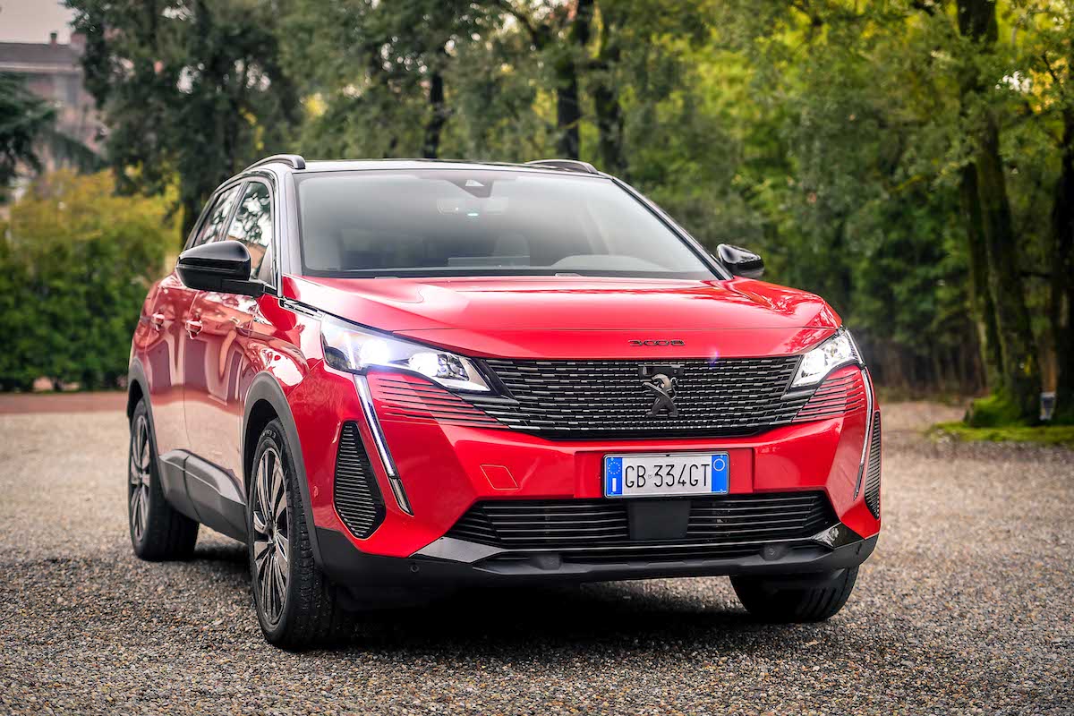 Peugeot 3008 Hybrid, il suv che piace alle famiglie