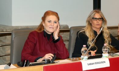 Sarah Ferguson, primo romanzo per l’ex del principe Andrea: “Mai tardi”