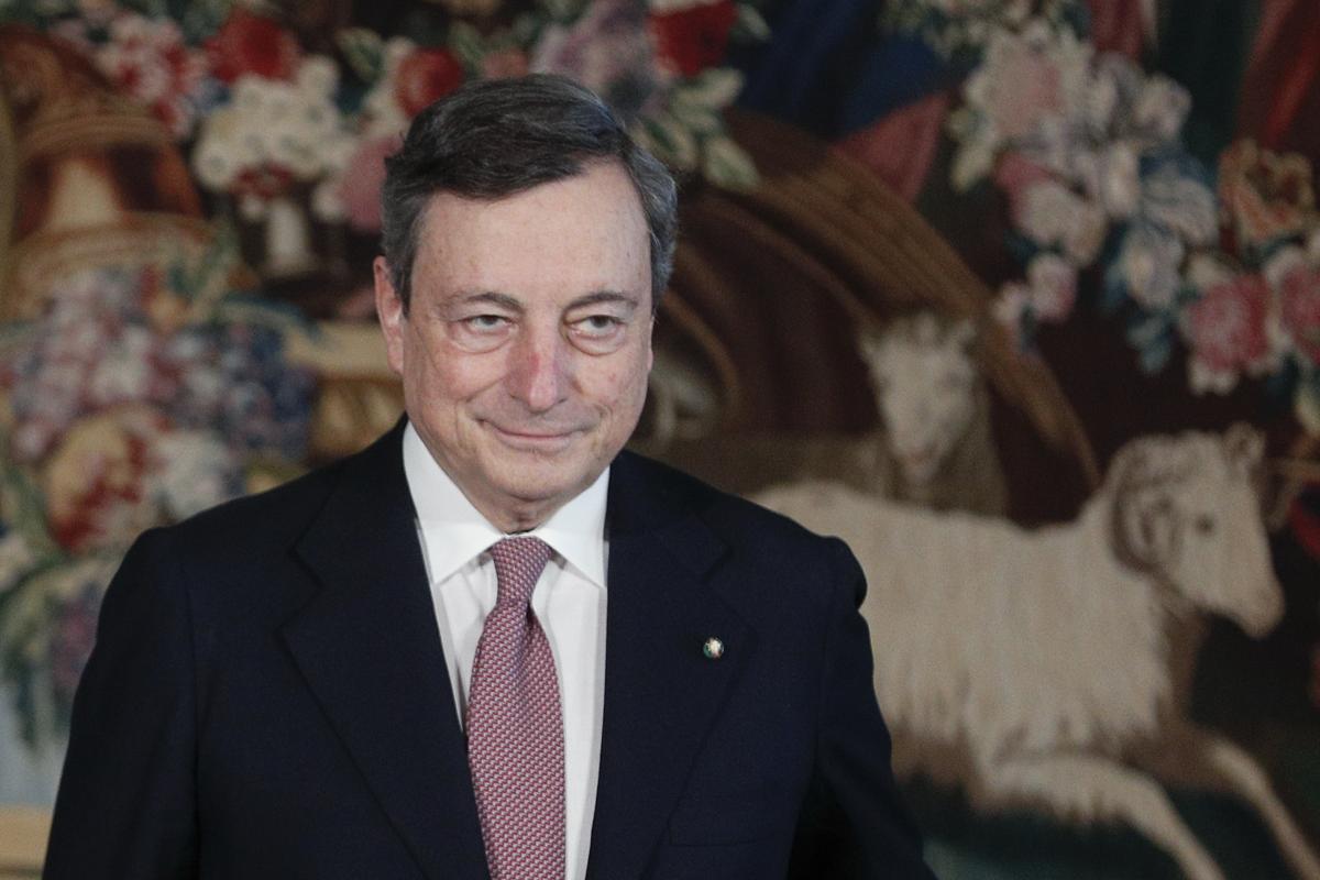 Draghi al Quirinale per gli auguri si prepara a diventare il padrone di casa Draghi al Quirinale per gli auguri si prepara a diventare il padrone di casa