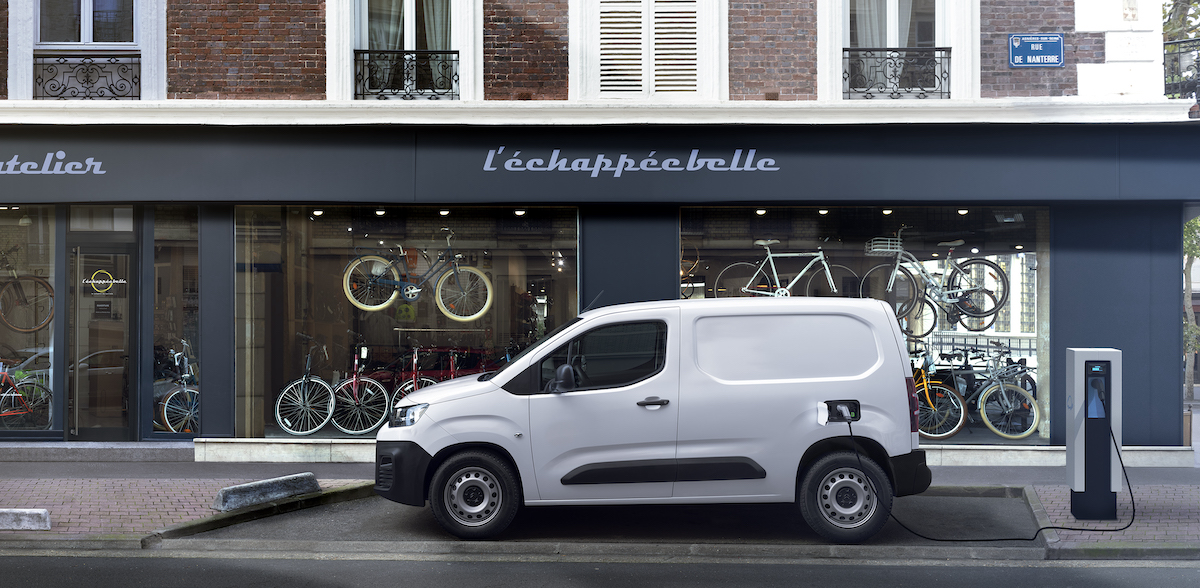 Citroën offre soluzioni 100% elettriche o ibride plug-in per tutti Citroën offre soluzioni 100% elettriche o ibride plug-in per tutti