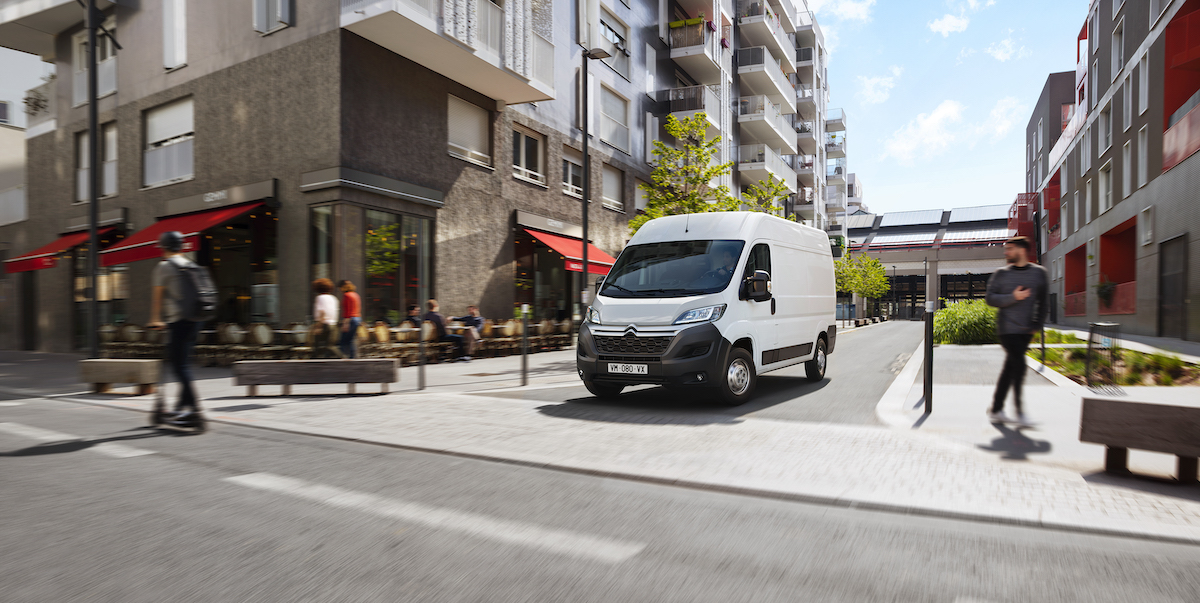 Citroën offre soluzioni 100% elettriche o ibride plug-in per tutti Citroën offre soluzioni 100% elettriche o ibride plug-in per tutti