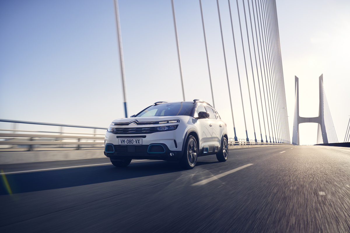 Citroën offre soluzioni 100% elettriche o ibride plug-in per tutti Citroën offre soluzioni 100% elettriche o ibride plug-in per tutti