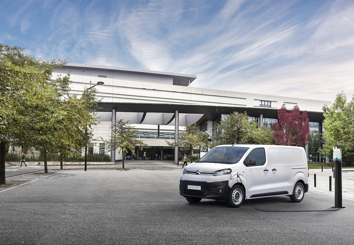 Citroën offre soluzioni 100% elettriche o ibride plug-in per tutti Citroën offre soluzioni 100% elettriche o ibride plug-in per tutti