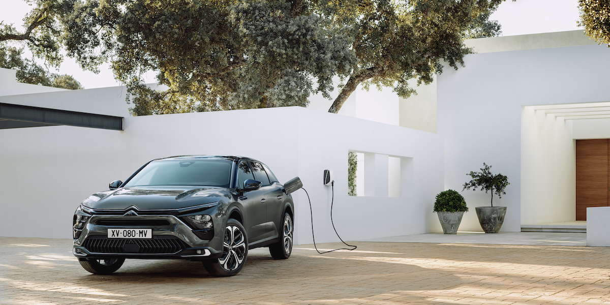 Citroën offre soluzioni 100% elettriche o ibride plug-in per tutti Citroën offre soluzioni 100% elettriche o ibride plug-in per tutti