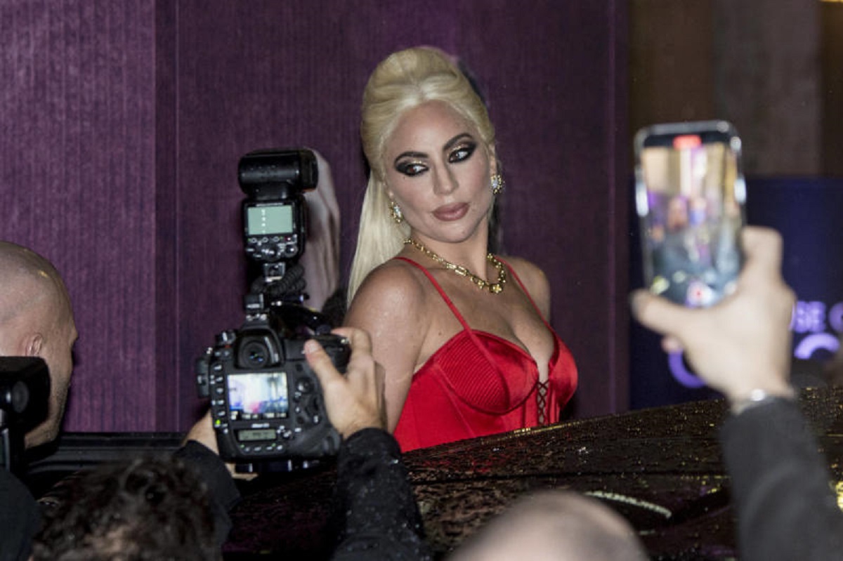 Ascolti tv boom per Fazio nel 2021, la puntata con Lady Gaga record di Rai 3 Ascolti tv boom per Fazio nel 2021, la puntata con Lady Gaga record di Rai 3