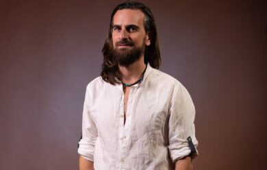 La poesia sdogana la carta, oggi altre forme e spazi: la ricetta è l’ibrido