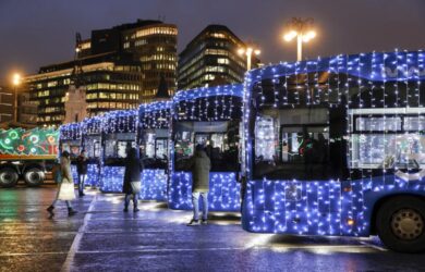 Omicron distrugge le vacanze di Natale-Capodanno: via 8  mln di prenotazioni