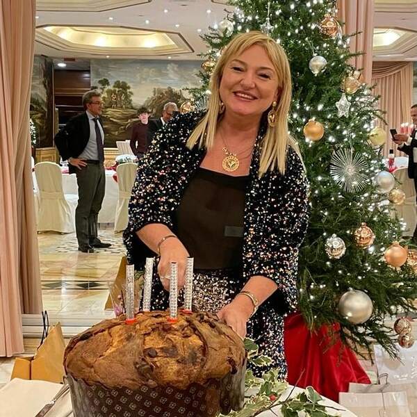 Natale 2021, da Amadeus a Monica Setta: tutte le foto dei party vip Natale 2021, da Amadeus a Monica Setta: tutte le foto dei party vip