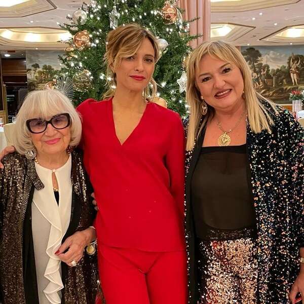 Natale 2021, da Amadeus a Monica Setta: tutte le foto dei party vip Natale 2021, da Amadeus a Monica Setta: tutte le foto dei party vip