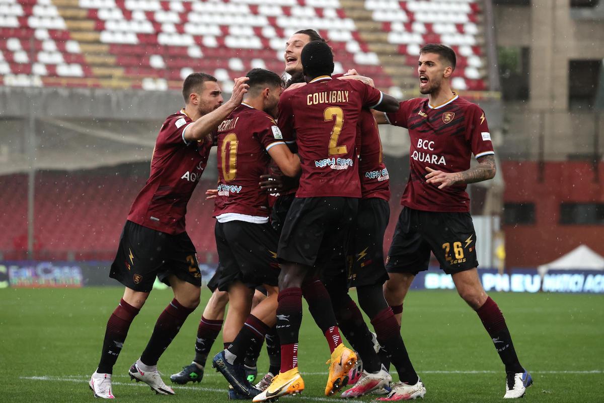 Salernitana, a rischio la Serie A senza un acquirente entro fine anno Salernitana, a rischio la Serie A senza un acquirente entro fine anno