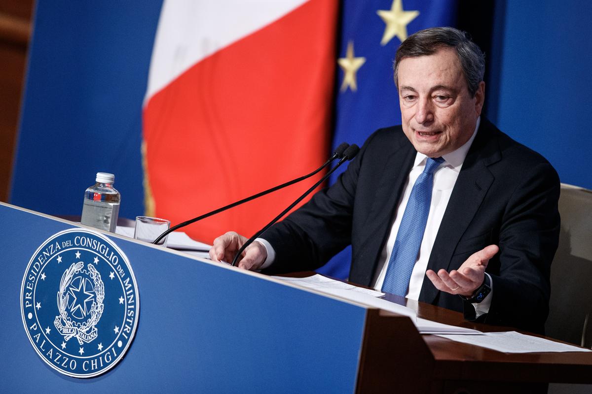 Mario Draghi soffre e s’offre. Al Quirinale Mario Draghi soffre e s’offre. Al Quirinale