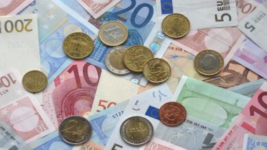 Aumento prezzi euro: dopo 20 anni ecco quanto e cosa paghiamo di più