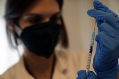 Vaccino, ministero Salute: booster a 4 mesi. Israele accelera sulla 4° dose