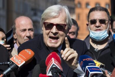 Quirinale, Sgarbi boccia Berlusconi. “Mossa sbagliatissima del centrodestra”