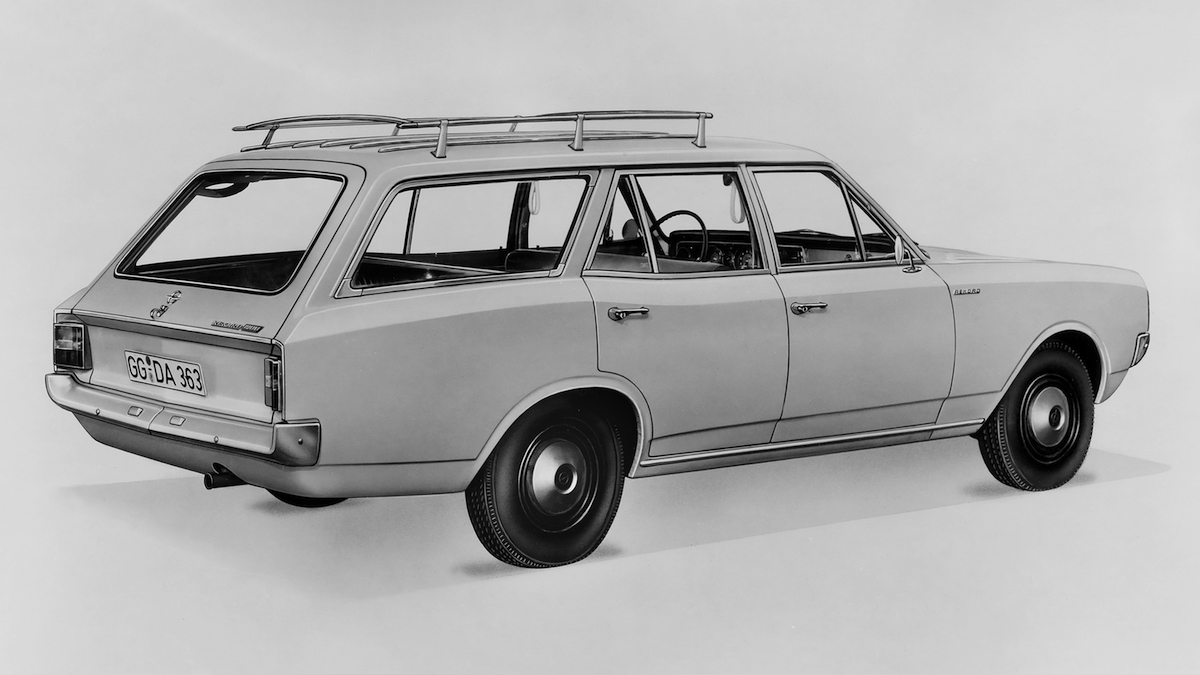 Opel Rekord C: le innovazioni del 1966 ne decretano il grande successo Opel Rekord C: le innovazioni del 1966 ne decretano il grande successo