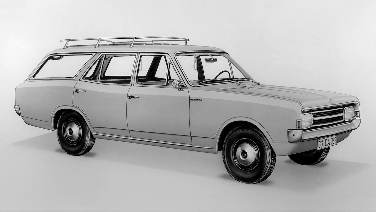 Opel Rekord C: le innovazioni del 1966 ne decretano il grande successo Opel Rekord C: le innovazioni del 1966 ne decretano il grande successo